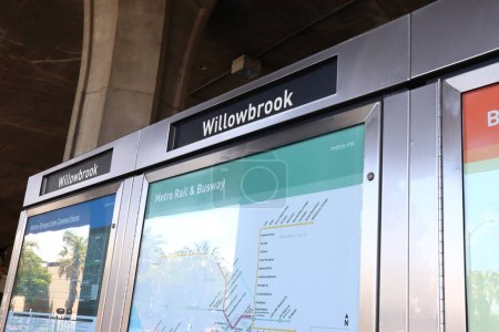 Téléchargez les photos : Los Angeles, Californie - 21 mai 2019 : Willowbrook Rosa Parks Blue Line et la station de métro Green Line, située à l'intersection de l'Imperial Highway et de Wilmington Avenue, Los Angeles - en image libre de droit