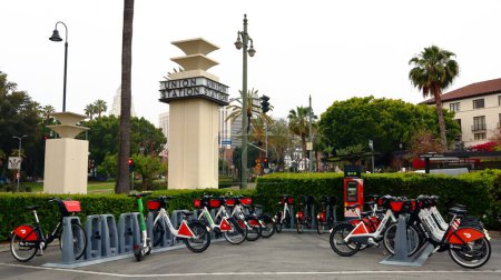 Téléchargez les photos : Los Angeles, Californie, États-Unis - Mai 22, 2023 : Los Angeles Metro Bike Partager - en image libre de droit