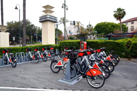 Téléchargez les photos : Los Angeles, Californie, États-Unis - Mai 22, 2023 : Los Angeles Metro Bike Partager - en image libre de droit