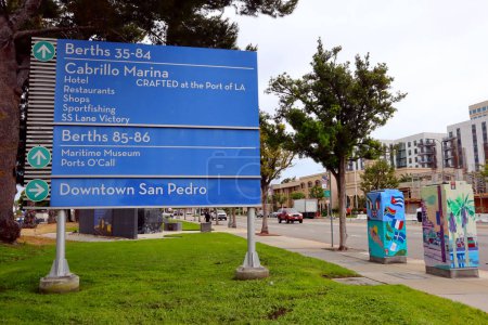 Téléchargez les photos : Los Angeles, Californie, États-Unis - 25 mai 2023 : Panneaux touristiques à San Pedro, Port de Los Angeles - en image libre de droit