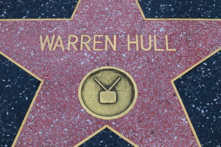 Téléchargez les photos : USA, CALIFORNIA, HOLLYWOOD - 20 mai 2019 : Warren Hall star sur le Hollywood Walk of Fame à Hollywood, Californie - en image libre de droit