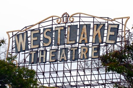 Téléchargez les photos : Los Angeles, Californie, États-Unis - 29 mai 2023 : Panneau du théâtre WESTLAKE. Théâtre historique situé dans le Westlake adjacent à MacArthur Park, Los Angeles - en image libre de droit