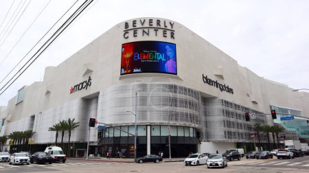 Téléchargez les photos : Los Angeles, Californie, États-Unis - 30 mai 2023 : BEVERLY CENTER Shopping Mall at 8500 Beverly Blvd, Los Angeles - en image libre de droit