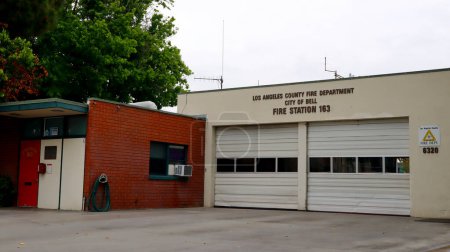 Foto de BELL (Condado de Los Ángeles), California, Estados Unidos - 31 de mayo de 2023: Departamento de Bomberos de Los Ángeles, City of BELL Fire Station 163 at 6320 Pine Avenue - Imagen libre de derechos