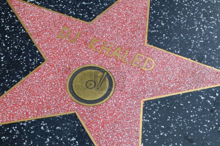 Téléchargez les photos : USA, CALIFORNIA, HOLLYWOOD - 29 mai 2023 : DJ Khaled star sur le Hollywood Walk of Fame à Hollywood, Californie - en image libre de droit