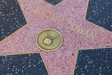 Foto de Hollywood (Los Ángeles), California 29 de mayo de 2023: Estrella de Jerome Cowan en Hollywood Walk of Fame, Hollywood Boulevard - Imagen libre de derechos