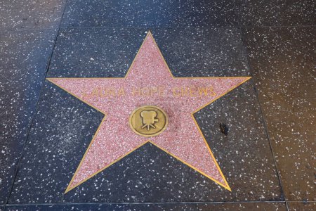 Foto de Hollywood (Los Ángeles), California Mayo 29, 2023: Star of Laura Hope Crews on Hollywood Walk of Fame, Hollywood Boulevard - Imagen libre de derechos