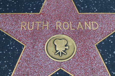 Téléchargez les photos : Hollywood (Los Angeles), Californie 29 mai 2023 : Star of Ruth Roland sur Hollywood Walk of Fame, Hollywood Boulevard - en image libre de droit