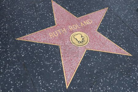 Foto de Hollywood (Los Ángeles), California Mayo 29, 2023: Estrella de Ruth Roland en Hollywood Walk of Fame, Hollywood Boulevard - Imagen libre de derechos
