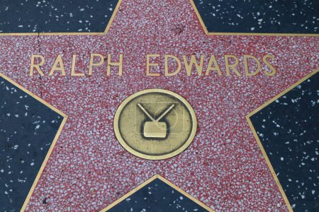 Téléchargez les photos : Hollywood (Los Angeles), Californie 29 mai 2023 : Étoile de Ralph Edwards sur Hollywood Walk of Fame, Hollywood Boulevard - en image libre de droit