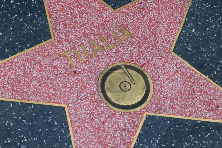 Foto de Hollywood (Los Ángeles), California Mayo 29, 2023: Star of Thalia en Hollywood Walk of Fame, Hollywood Boulevard - Imagen libre de derechos