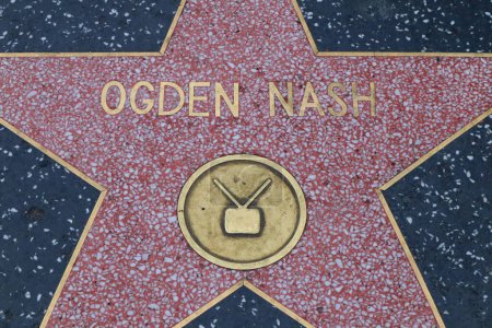 Foto de Hollywood (Los Ángeles), California Mayo 29, 2023: Star of Ogden Nash en Hollywood Walk of Fame, Hollywood Boulevard - Imagen libre de derechos