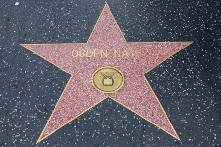 Foto de Hollywood (Los Ángeles), California Mayo 29, 2023: Star of Ogden Nash en Hollywood Walk of Fame, Hollywood Boulevard - Imagen libre de derechos