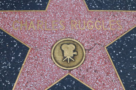 Foto de Hollywood (Los Ángeles), California Mayo 29, 2023: Star of Charles Ruggles on Hollywood Walk of Fame, Hollywood Boulevard - Imagen libre de derechos
