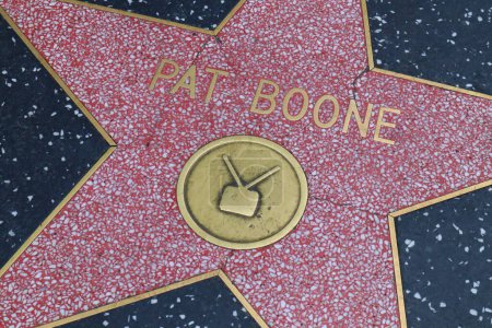 Téléchargez les photos : Hollywood (Los Angeles), Californie 29 mai 2023 : Star of Pat Boone sur Hollywood Walk of Fame, Hollywood Boulevard - en image libre de droit