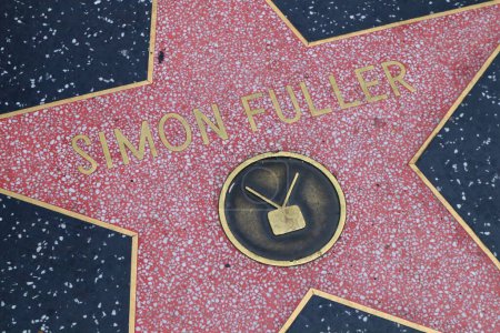 Foto de Hollywood (Los Ángeles), California 29 de mayo de 2023: Estrella de Simon Fuller en el Paseo de la Fama de Hollywood, Hollywood Boulevard - Imagen libre de derechos