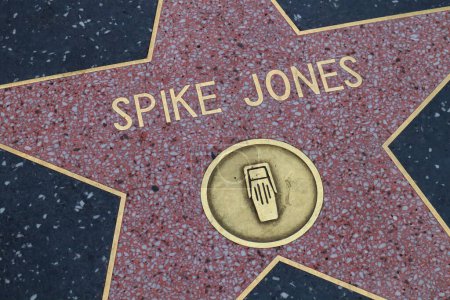 Téléchargez les photos : Hollywood (Los Angeles), Californie 29 mai 2023 : Étoile de Spike Jones sur Hollywood Walk of Fame, Hollywood Boulevard - en image libre de droit