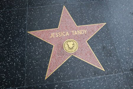 Téléchargez les photos : Hollywood (Los Angeles), Californie 29 mai 2023 : Étoile de Jessica Tandy sur Hollywood Walk of Fame, Hollywood Boulevard - en image libre de droit