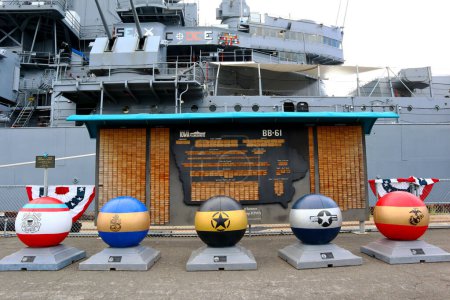 Téléchargez les photos : San Pedro (Los Angeles) Californie 2 juin 2023 : Battleship IOWA BB-61 Museum in San Pedro, the Port of Los Angeles - en image libre de droit