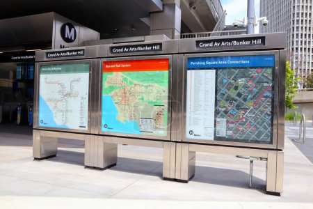 Foto de Grand Av Arts-Bunker Hill Metro Rail A Line and E Line Station abrió sus puertas el 16 de junio de 2023 - Imagen libre de derechos