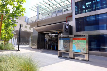 Téléchargez les photos : Los Angeles, Californie 16 Juin 2023 : Grand Av Arts Bunker Hill Metro Rail A Line et E Line Station inauguré le 16 Juin 2023 - en image libre de droit