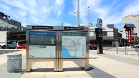 Foto de Los Ángeles, California 16 de junio de 2023: Pequeña Tokio-Arts District Metro Rail A Line and E Line Station abrió sus puertas el 16 de junio de 2023 - Imagen libre de derechos