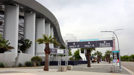 Foto de Inglewood (Los Ángeles), California 10 de junio de 2023: Estadio SoFi, Estadio de Deportes y Entretenimiento ubicado en 1001 Stadium Dr, Inglewood - Imagen libre de derechos