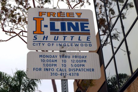 Téléchargez les photos : Inglewood (Los Angeles), Californie 10 juin 2023 : Inglewood I-LINE Shuttle Bus Stop sign, the Public Transport of the City of Inglewood - en image libre de droit