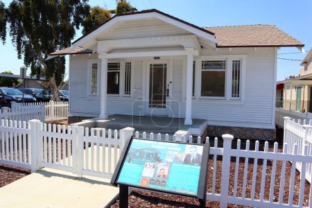 Téléchargez les photos : SUD GATE (comté de Los Angeles), Californie 27 juin 2023 : Maison historique du Dr Glenn T. Seaborg située à côté de l'hôtel de ville - en image libre de droit