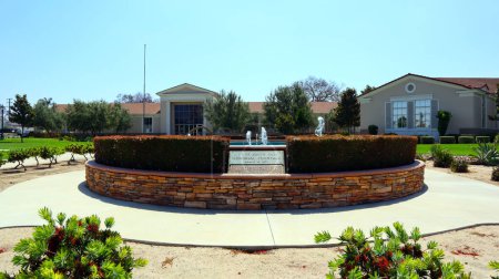 Téléchargez les photos : SOUTH GATE (Comté de Los Angeles), Californie 27 juin 2023 : Fontaine commémorative de la ville de SOUTH GATE - en image libre de droit