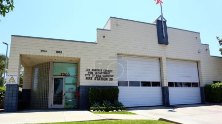 Foto de BELL GARDENS (Los Angeles County), California 27 de junio de 2023: Los Angeles County Fire Department, City of BELL GARDEN Fire Station 39 at 7000 Garfield Ave, Bell Gardens - Imagen libre de derechos