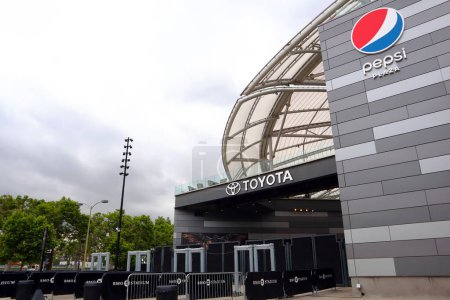 Téléchargez les photos : Los Angeles, Californie 7 Juin 2023 : BMO Stadium, home to Major League Soccers Los Angeles Football Club, Pepsi Plaza et Toyota Gate situé dans le parc des expositions - en image libre de droit
