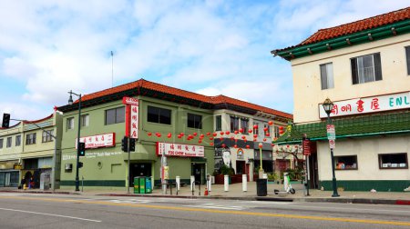 Foto de Los Ángeles, California Junio 6, 2023: vista del Barrio Chino, barrio étnico chino en el centro de Los Ángeles - Imagen libre de derechos