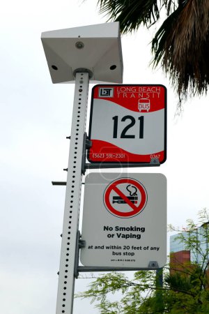 Téléchargez les photos : Long Beach, Californie 5 Juin 2023 : Long Beach Transit Bus Stop - en image libre de droit