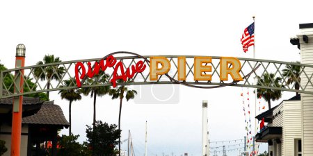 Téléchargez les photos : Long Beach, Californie 5 juin 2023 : Long Beach Pine Ave PIER - en image libre de droit