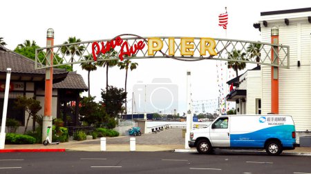 Téléchargez les photos : Long Beach, Californie 5 juin 2023 : Long Beach Pine Ave PIER - en image libre de droit