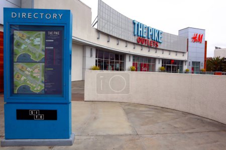 Téléchargez les photos : Long Beach, Californie 5 juin 2023 : détail de THE PIKE OUTLETS, centre commercial de détail, cinéma et parc d'attractions au 95 S Pine Ave, Long Beach - en image libre de droit