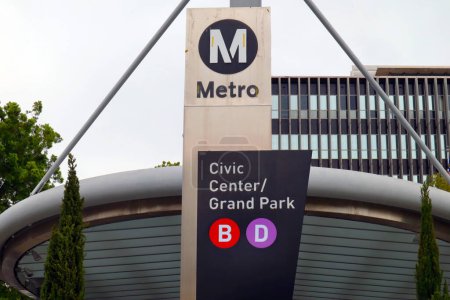 Foto de Los Ángeles, California 8 de junio de 2023: Civic Center-Grand Park Metro Rail B and D Line Station, Los Ángeles - Imagen libre de derechos