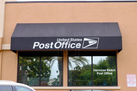 Foto de Hermosa Beach (LA County), Califorina 14 de junio de 2023: City of HERMOSA BEACH USPS United States Post Office at 565 Pier Ave, Hermosa Beach - Imagen libre de derechos