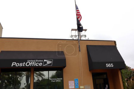 Foto de Hermosa Beach (LA County), Califorina 14 de junio de 2023: City of HERMOSA BEACH USPS United States Post Office at 565 Pier Ave, Hermosa Beach - Imagen libre de derechos