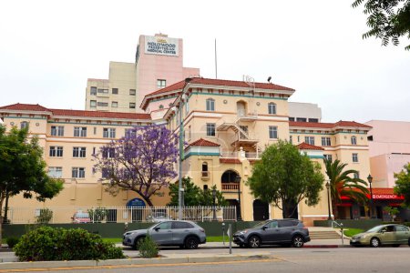 Foto de Los Ángeles, California 16 de junio de 2023: Hollywood Presbyterian Medical Center Hospital, ubicado en el distrito de East Hollywood de Los Ángeles - Imagen libre de derechos