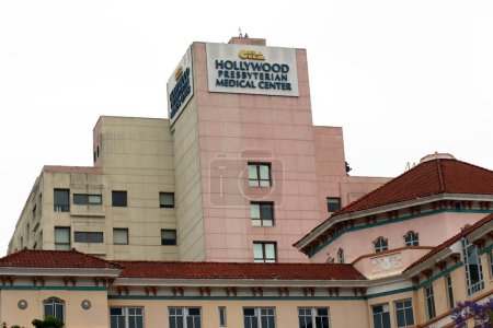 Foto de Los Ángeles, California 16 de junio de 2023: Hollywood Presbyterian Medical Center Hospital, ubicado en el distrito de East Hollywood de Los Ángeles - Imagen libre de derechos