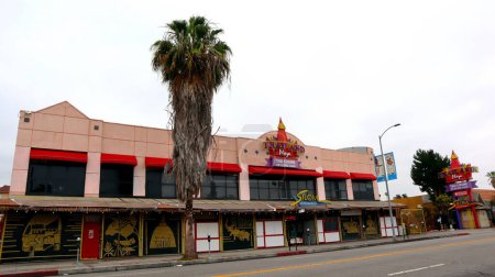 Foto de Los Ángeles, California 16 de junio de 2023: THAI TOWN un barrio étnico asiático ubicado en el centro de Los Ángeles, al este de Hollywood - Imagen libre de derechos