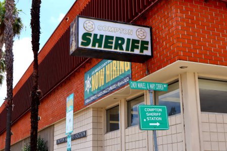 Téléchargez les photos : COMPTON (Comté de Los Angeles), Californie 19 juin 2023 : City of COMPTON Sheriff Station at 301 S Willowbrook Ave, Compton - en image libre de droit