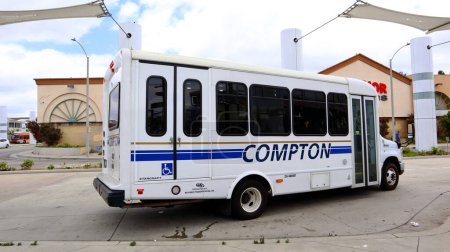 Foto de COMPTON (Los Angeles County), California 19 de junio de 2023: Compton Renaissance Transit bus - Imagen libre de derechos