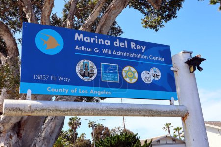 Téléchargez les photos : Marina del Rey (Los Angeles), Californie 31 mai 2023 : Signature du Marina del Rey Arthur G. Will Administration Center - en image libre de droit