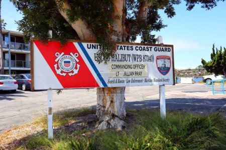 Foto de Marina del Rey (Los Ángeles), California 31 de mayo de 2023: Guardia Costera de los Estados Unidos en 13871 Fiji Way, Marina Del Rey - Imagen libre de derechos