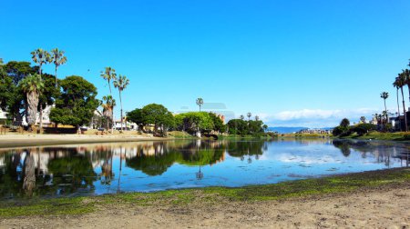 Foto de Playa del Rey (Los Ángeles), California: Del Rey Lagoon Park en el barrio Playa Del Rey de Los Ángeles en 6660 Esplande Place - Imagen libre de derechos