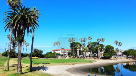 Téléchargez les photos : Playa del Rey (Los Angeles), Californie : Del Rey Lagoon Park dans le quartier Playa Del Rey de Los Angeles au 6660 Esplande Place - en image libre de droit
