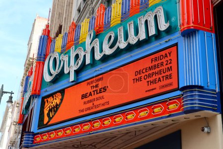 Téléchargez les photos : Los Angeles, Californie 9 octobre 2023 : The Orpheum Theatre, théâtre historique au 842 S. Broadway dans le quartier historique de Broadway Theater dans le centre-ville de Los Angeles - en image libre de droit